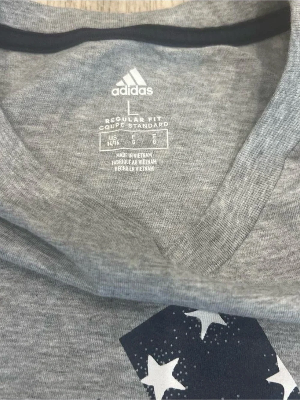 Adidas Gray Tee with American Flag Logo Kids Size Large 14/16